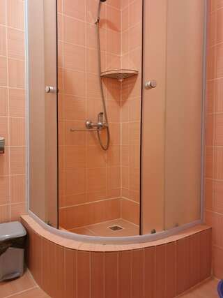 Гостевой дом OnTheSea Туапсе Бюджетный двухместный номер с 2 отдельными кроватями-6