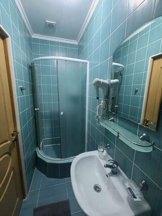 Гостевой дом OnTheSea Туапсе Бюджетный двухместный номер с 2 отдельными кроватями-6