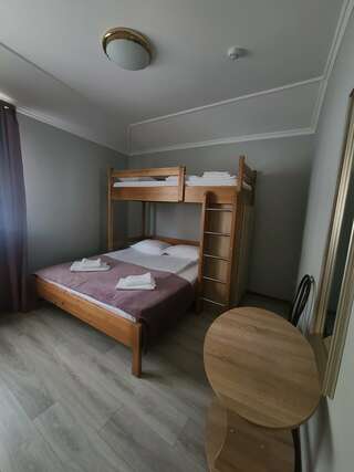 Гостевой дом OnTheSea Туапсе Бюджетный двухместный номер с 2 отдельными кроватями-2