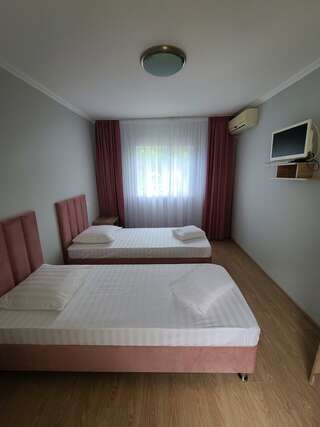 Гостевой дом OnTheSea Туапсе Бюджетный двухместный номер с 2 отдельными кроватями-4