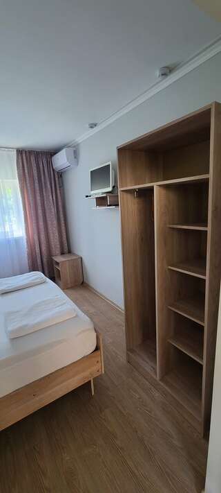 Гостевой дом OnTheSea Туапсе Бюджетный двухместный номер с 2 отдельными кроватями-3